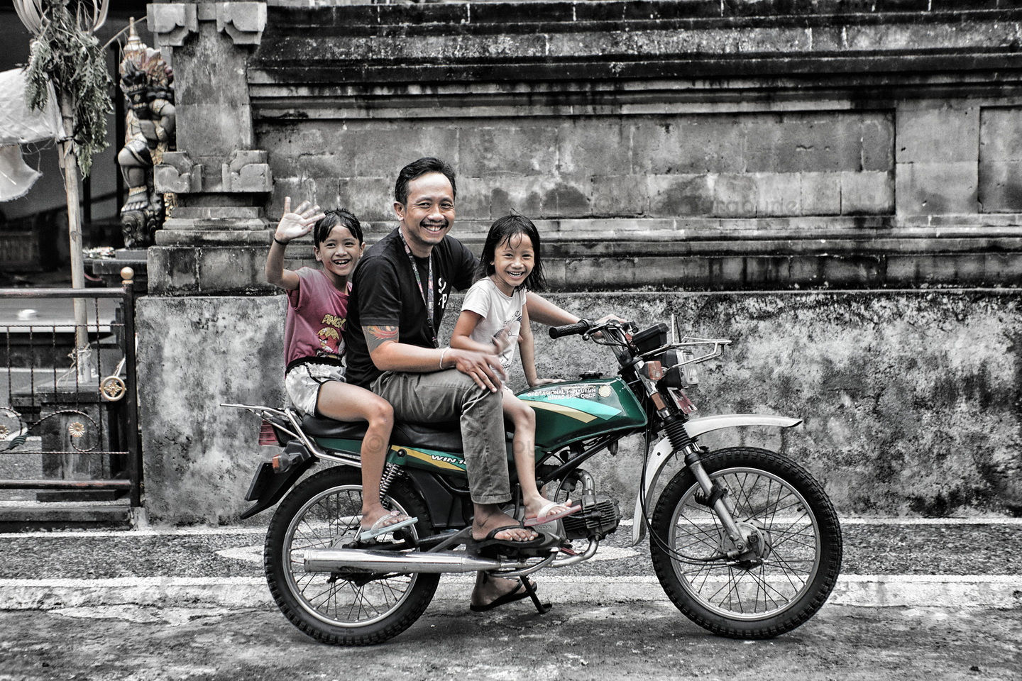 Family On A Bike 